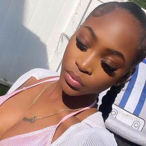 Meet your Posher, Sheena